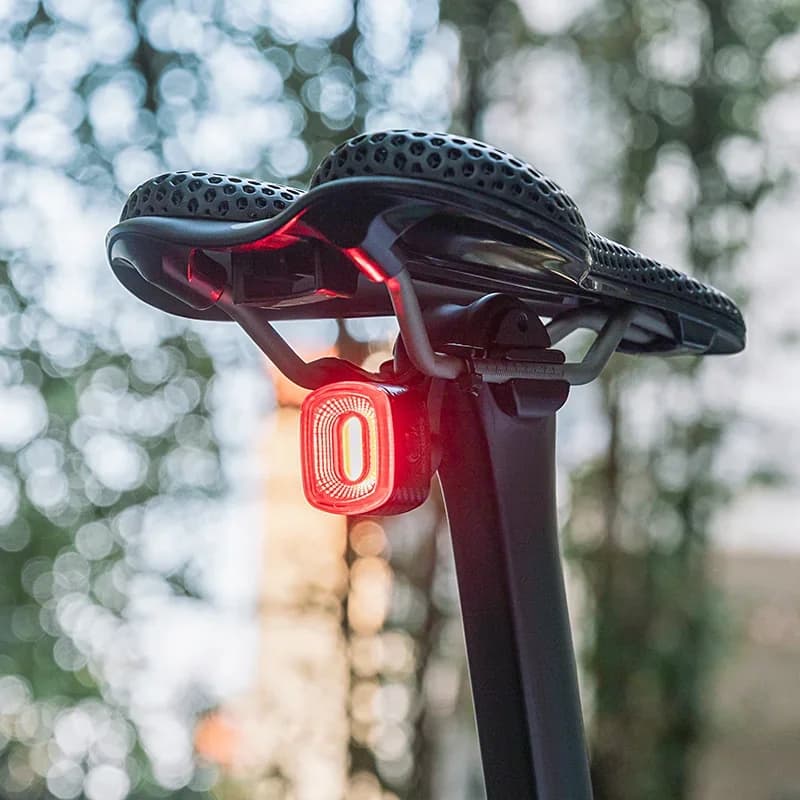IPX6 Viedā bremžu sensora Type-C velosipēda aizmugurējā gaisma